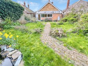 Richard Avenue- click for photo gallery